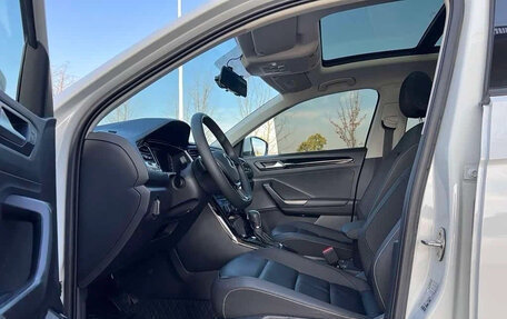 Volkswagen T-Roc I, 2022 год, 1 815 000 рублей, 12 фотография