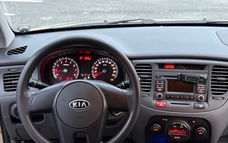 KIA Rio II, 2011 год, 800 000 рублей, 18 фотография