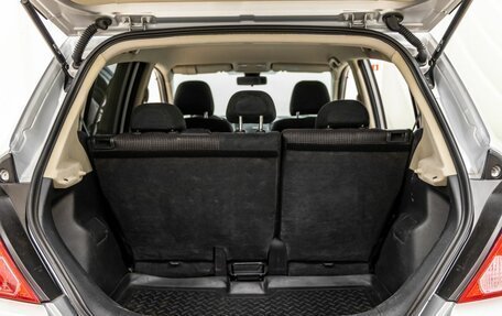 Nissan Tiida, 2011 год, 838 000 рублей, 34 фотография
