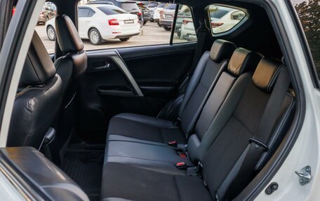 Toyota RAV4, 2016 год, 2 380 000 рублей, 12 фотография