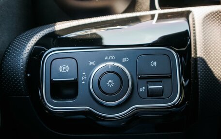Mercedes-Benz A-Класс, 2018 год, 2 330 000 рублей, 21 фотография