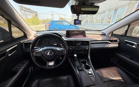 Lexus RX IV рестайлинг, 2017 год, 4 270 000 рублей, 8 фотография