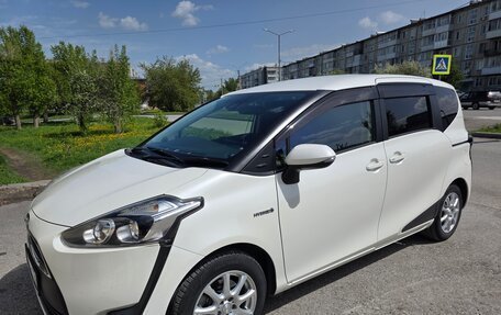 Toyota Sienta II, 2018 год, 1 400 000 рублей, 2 фотография