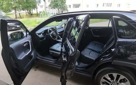 Toyota RAV4, 2021 год, 3 550 000 рублей, 11 фотография