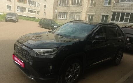 Toyota RAV4, 2021 год, 3 550 000 рублей, 7 фотография