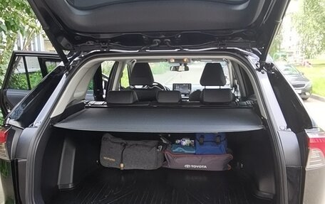 Toyota RAV4, 2021 год, 3 550 000 рублей, 21 фотография