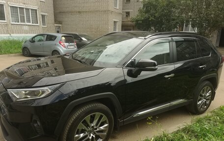 Toyota RAV4, 2021 год, 3 550 000 рублей, 15 фотография