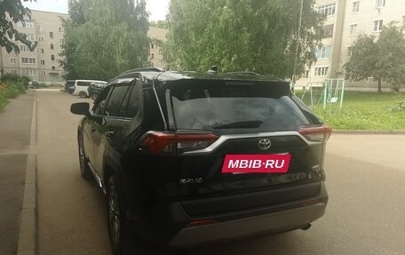 Toyota RAV4, 2021 год, 3 550 000 рублей, 13 фотография