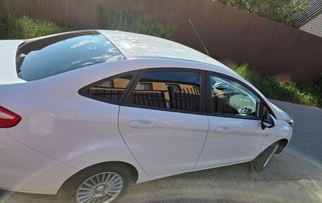 Ford Fiesta, 2015 год, 830 000 рублей, 2 фотография