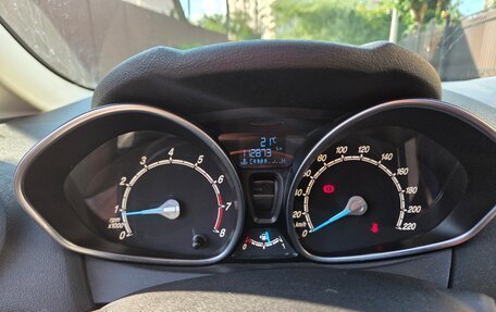 Ford Fiesta, 2015 год, 830 000 рублей, 9 фотография