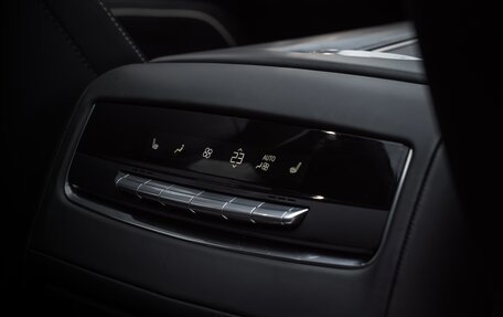 Cadillac Escalade V, 2021 год, 14 000 000 рублей, 12 фотография
