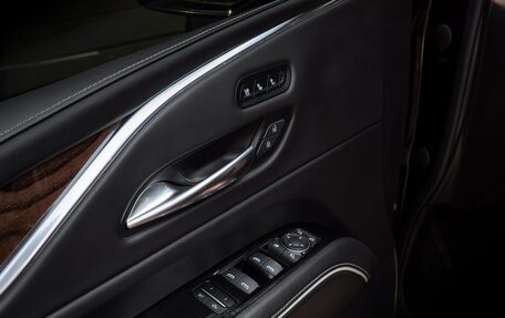 Cadillac Escalade V, 2021 год, 14 000 000 рублей, 14 фотография