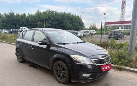 KIA cee'd I рестайлинг, 2011 год, 450 000 рублей, 1 фотография
