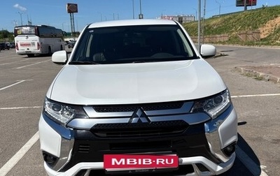 Mitsubishi Outlander III рестайлинг 3, 2022 год, 2 500 000 рублей, 1 фотография