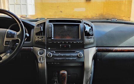 Toyota Land Cruiser 200, 2011 год, 3 599 000 рублей, 9 фотография