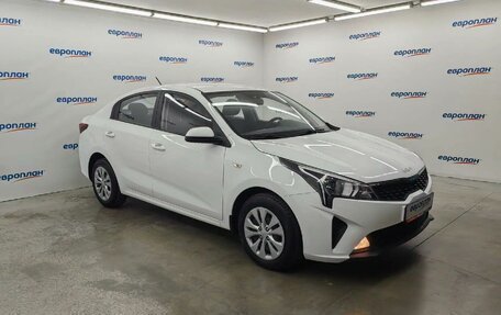 KIA Rio IV, 2022 год, 1 715 000 рублей, 2 фотография