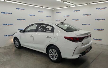 KIA Rio IV, 2022 год, 1 715 000 рублей, 4 фотография