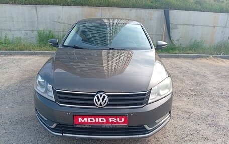 Volkswagen Passat B7, 2012 год, 1 000 000 рублей, 1 фотография