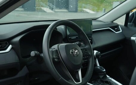 Toyota RAV4, 2024 год, 3 550 000 рублей, 7 фотография