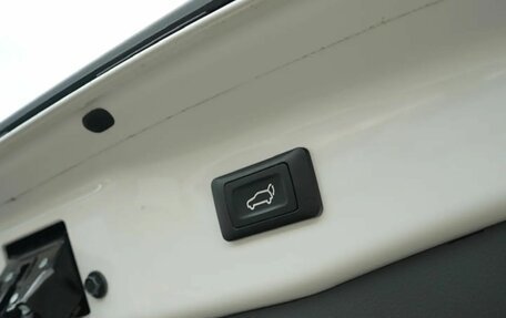 Toyota RAV4, 2024 год, 3 550 000 рублей, 8 фотография