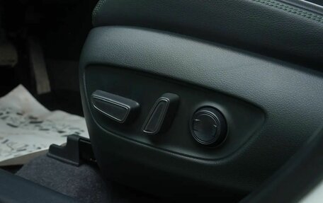 Toyota RAV4, 2024 год, 3 550 000 рублей, 11 фотография