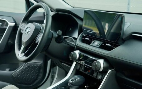 Toyota RAV4, 2024 год, 3 550 000 рублей, 10 фотография