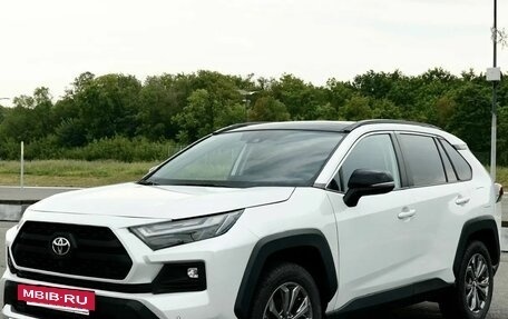 Toyota RAV4, 2024 год, 3 550 000 рублей, 5 фотография