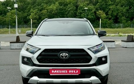 Toyota RAV4, 2024 год, 3 550 000 рублей, 9 фотография