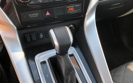 Mitsubishi Pajero Sport III рестайлинг, 2018 год, 1 900 000 рублей, 12 фотография