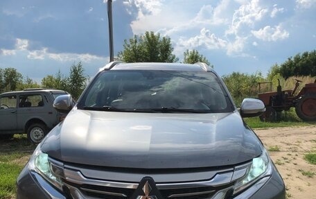 Mitsubishi Pajero Sport III рестайлинг, 2018 год, 1 900 000 рублей, 2 фотография