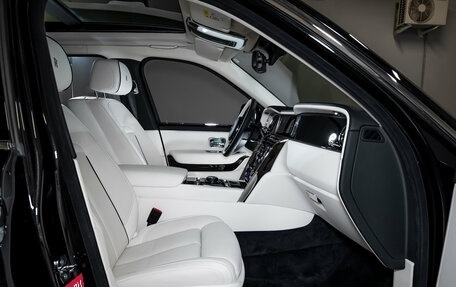 Rolls-Royce Cullinan, 2025 год, 59 500 000 рублей, 28 фотография