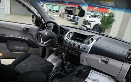 Mitsubishi L200 IV рестайлинг, 2011 год, 1 350 000 рублей, 8 фотография