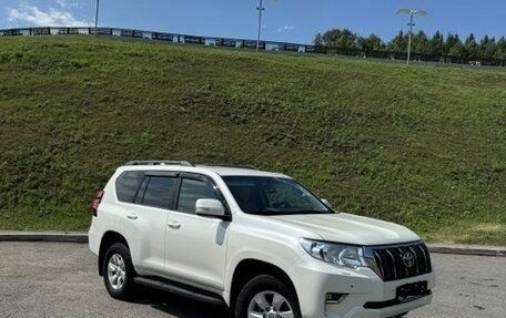 Toyota Land Cruiser Prado 150 рестайлинг 2, 2021 год, 4 399 000 рублей, 3 фотография