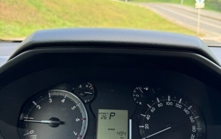 Toyota Land Cruiser Prado 150 рестайлинг 2, 2021 год, 4 399 000 рублей, 16 фотография