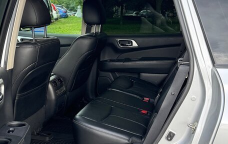 Nissan Pathfinder, 2016 год, 1 930 000 рублей, 11 фотография