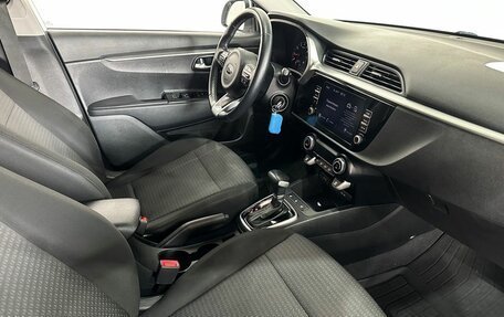KIA Rio IV, 2021 год, 1 649 000 рублей, 10 фотография