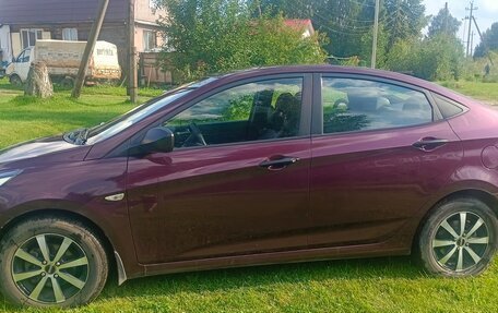 Hyundai Solaris II рестайлинг, 2011 год, 720 000 рублей, 1 фотография