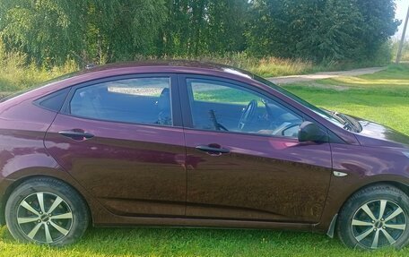Hyundai Solaris II рестайлинг, 2011 год, 720 000 рублей, 4 фотография