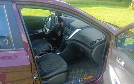 Hyundai Solaris II рестайлинг, 2011 год, 720 000 рублей, 7 фотография