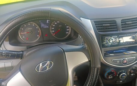 Hyundai Solaris II рестайлинг, 2011 год, 720 000 рублей, 15 фотография