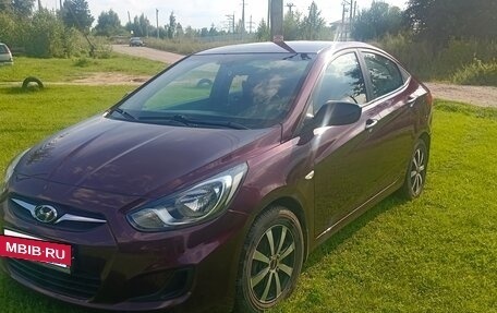 Hyundai Solaris II рестайлинг, 2011 год, 720 000 рублей, 2 фотография