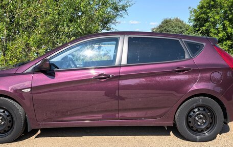 Hyundai Solaris II рестайлинг, 2013 год, 930 000 рублей, 2 фотография