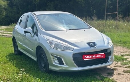 Peugeot 308 II, 2011 год, 345 000 рублей, 2 фотография