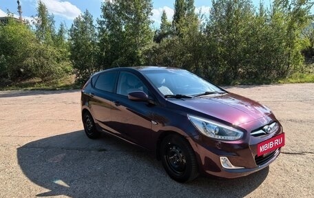 Hyundai Solaris II рестайлинг, 2013 год, 930 000 рублей, 5 фотография