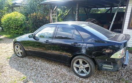 Lexus IS II рестайлинг 2, 2003 год, 900 000 рублей, 4 фотография