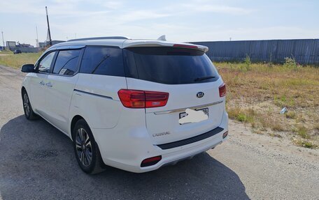 KIA Carnival III, 2018 год, 2 770 000 рублей, 7 фотография