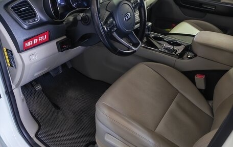 KIA Carnival III, 2018 год, 2 770 000 рублей, 26 фотография