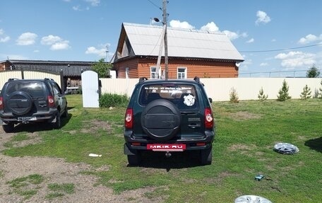 Chevrolet Niva I рестайлинг, 2005 год, 170 000 рублей, 3 фотография