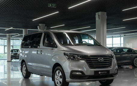 Hyundai Grand Starex Grand Starex I рестайлинг 2, 2019 год, 4 600 000 рублей, 2 фотография