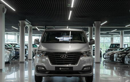 Hyundai Grand Starex Grand Starex I рестайлинг 2, 2019 год, 4 600 000 рублей, 3 фотография